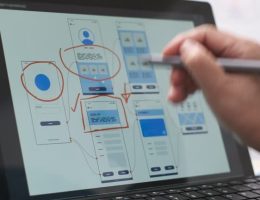 Le Design UX/UI vise à créer une expérience fluide pour les utilisateurs. Ainsi, chaque élément doit être pensé pour répondre à leurs besoins.