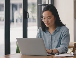 L’automatisation devient incontournable dans le monde du freelance et du business moderne. En effet, elle permet de réduire