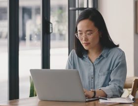 L’automatisation devient incontournable dans le monde du freelance et du business moderne. En effet, elle permet de réduire