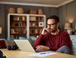 Pour commencer, il est essentiel de comprendre ce que signifie scaler son activité. En effet, scaler consiste à développer